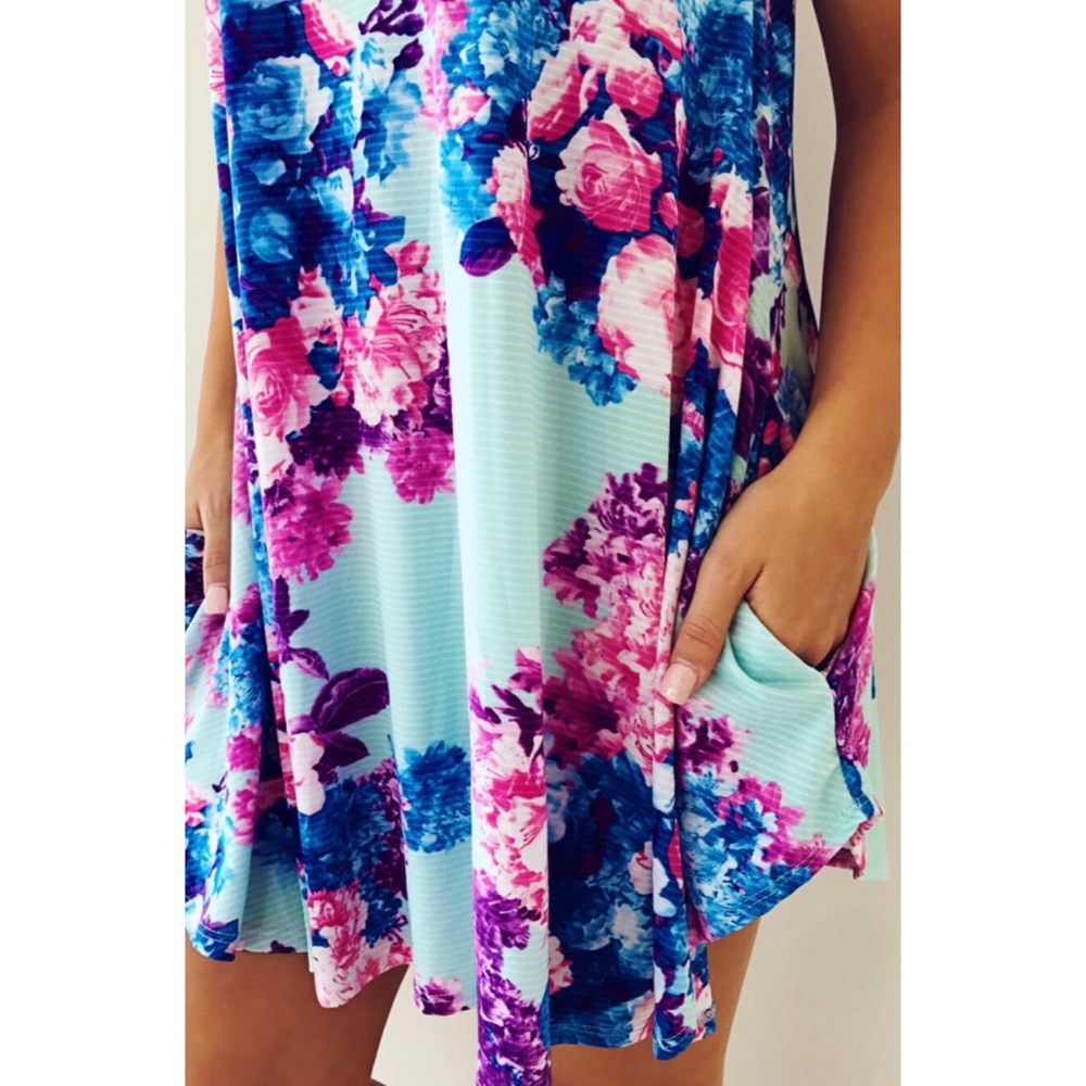 Dress - Picture 4 of 7
